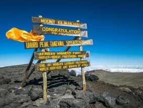 主要旅游目的地面临着人类排泄物堆积如山的危机